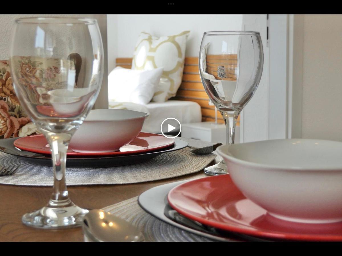 Ferienwohnung Am Bodensee- Zentrale Lage, Free Parking And Wifi, 109 M2, Privater Garten, 7 Gaeste, 2X Kingsize Boxspringbett, Familienfreundlich ฟรีดริชส์ฮาเฟน ภายนอก รูปภาพ