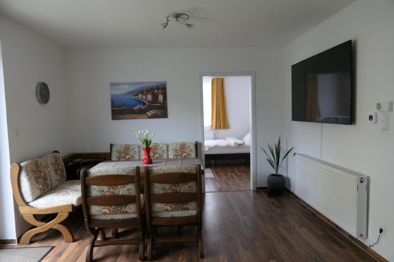 Ferienwohnung Am Bodensee- Zentrale Lage, Free Parking And Wifi, 109 M2, Privater Garten, 7 Gaeste, 2X Kingsize Boxspringbett, Familienfreundlich ฟรีดริชส์ฮาเฟน ภายนอก รูปภาพ