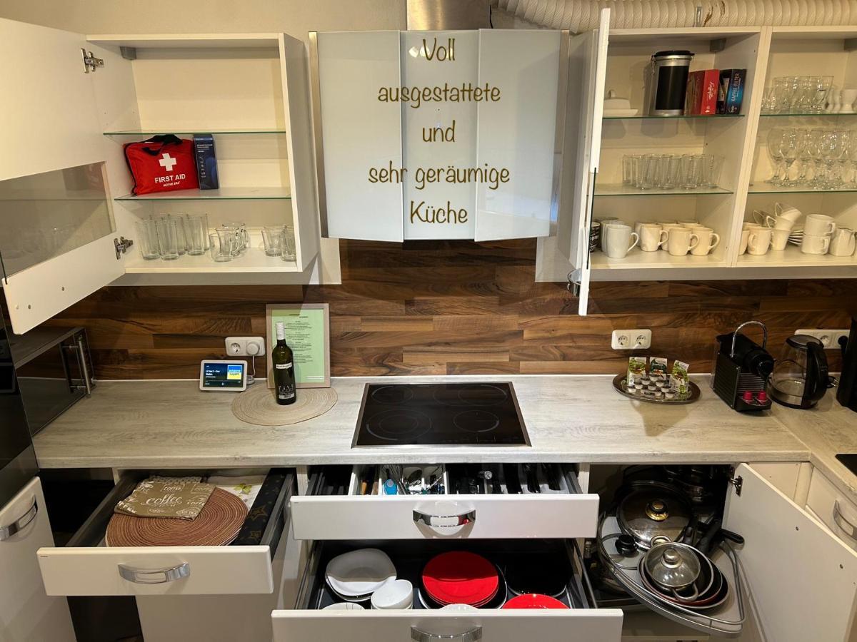 Ferienwohnung Am Bodensee- Zentrale Lage, Free Parking And Wifi, 109 M2, Privater Garten, 7 Gaeste, 2X Kingsize Boxspringbett, Familienfreundlich ฟรีดริชส์ฮาเฟน ภายนอก รูปภาพ