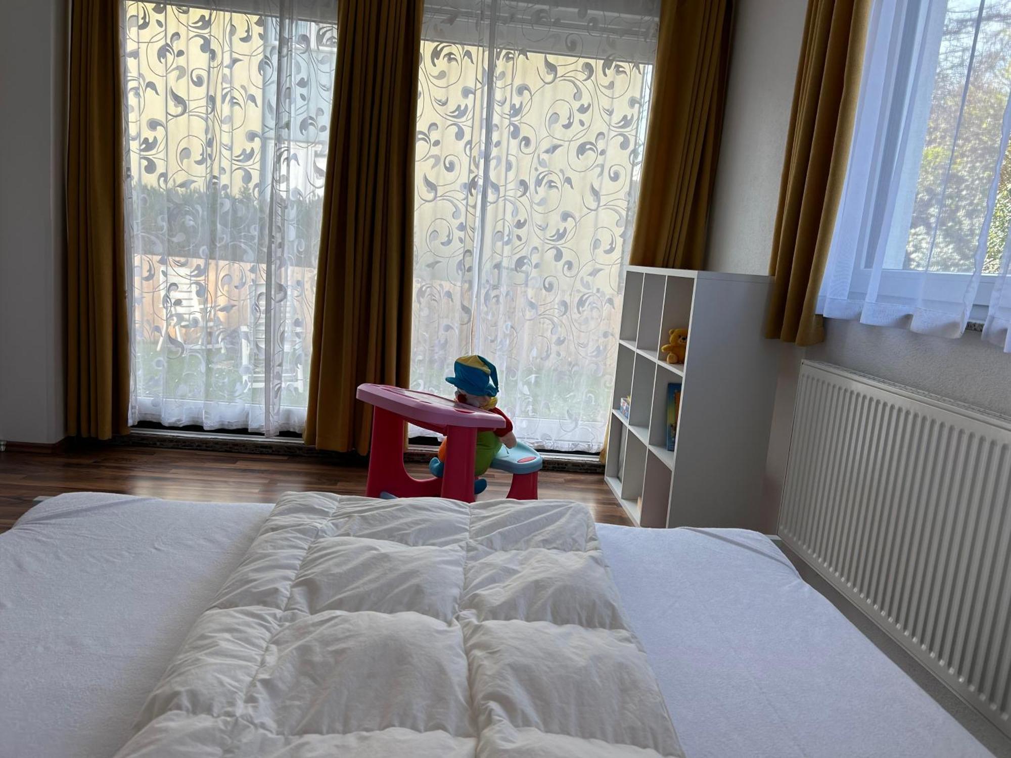 Ferienwohnung Am Bodensee- Zentrale Lage, Free Parking And Wifi, 109 M2, Privater Garten, 7 Gaeste, 2X Kingsize Boxspringbett, Familienfreundlich ฟรีดริชส์ฮาเฟน ภายนอก รูปภาพ